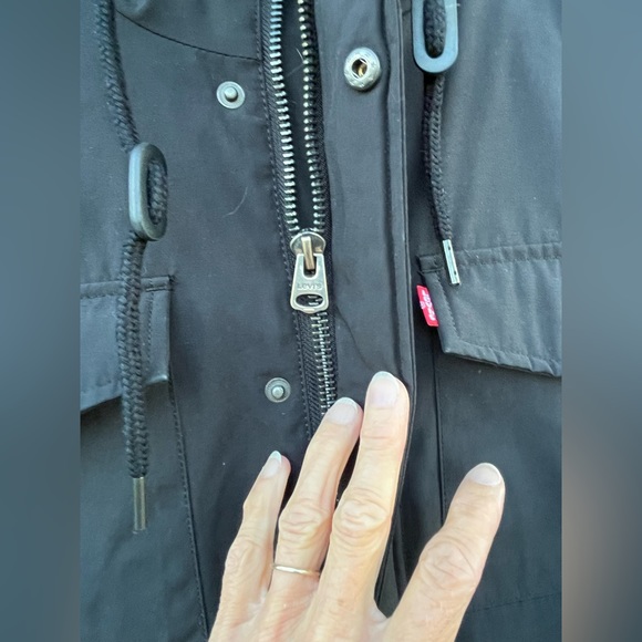 COPY - LEVI’S Sherpa lined mid-length black women’s hooded jacket. EUC - Picture 10 of 14